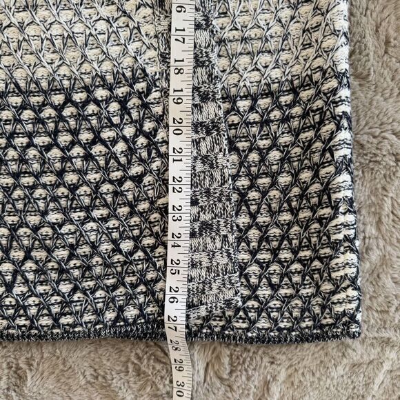 Chicos Textured Knit Sweater Vest Women's Size1M Black Antique White - Picture 10 of 12